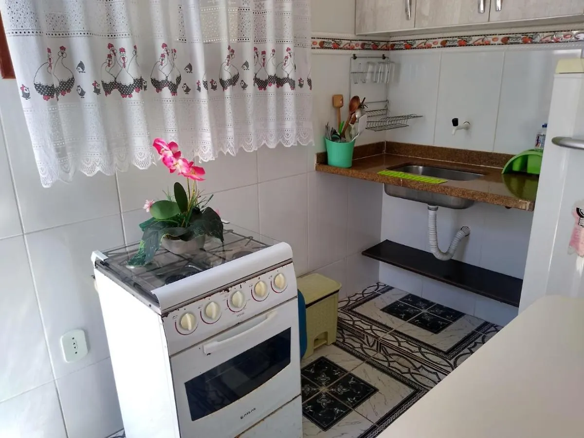 Quarto em Acomodações Particulares Cabo Frio Suíte com cozinha
